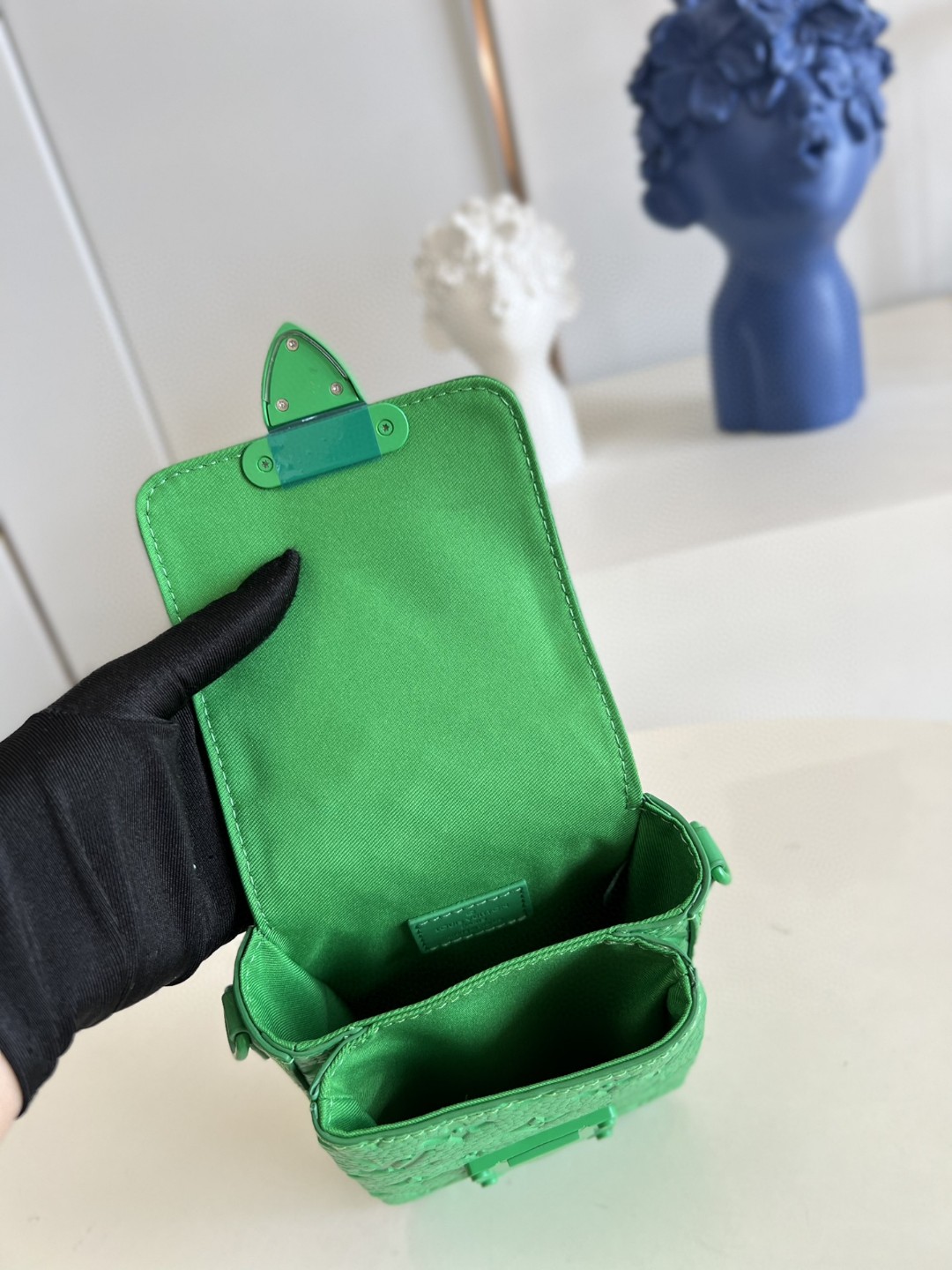 ルイヴィトン完美 S-Lock Vertical Wearable ミニショルダーバッグ