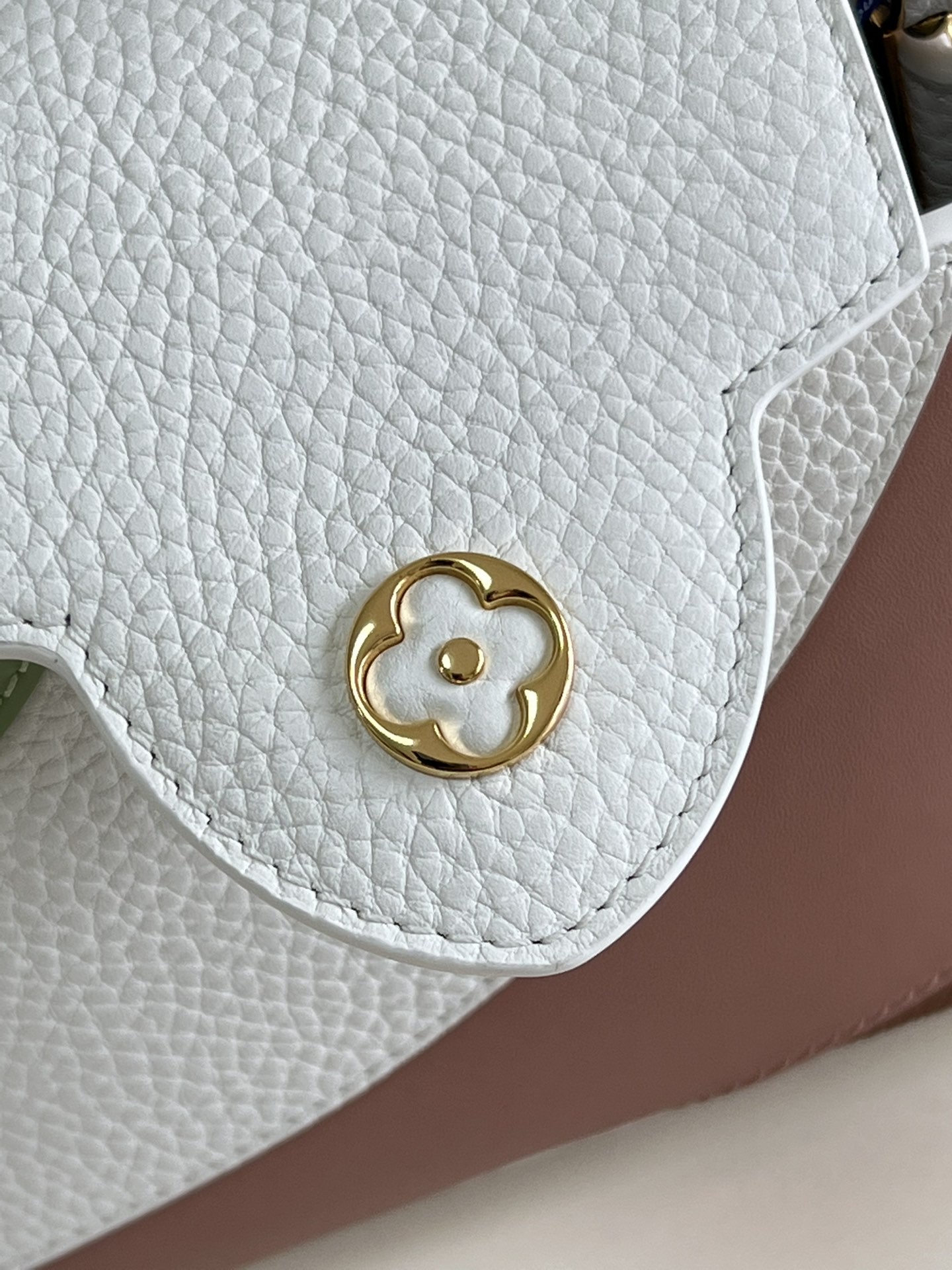 ルイヴィトン 超美品 Capucines mini 2WAY ハンドバッグ