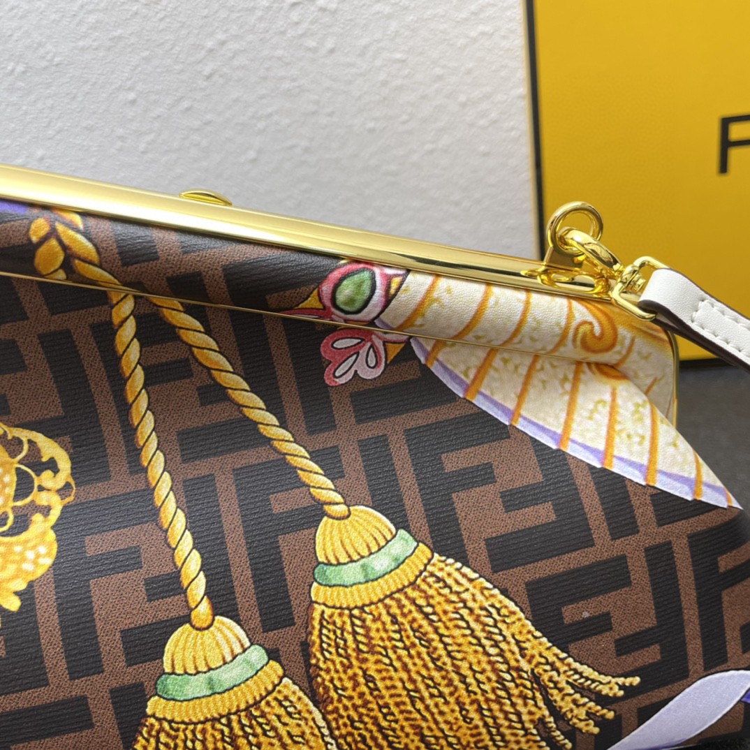 フェンディ×ヴェルサーチ 超美品 26cm ショルダーバッグ