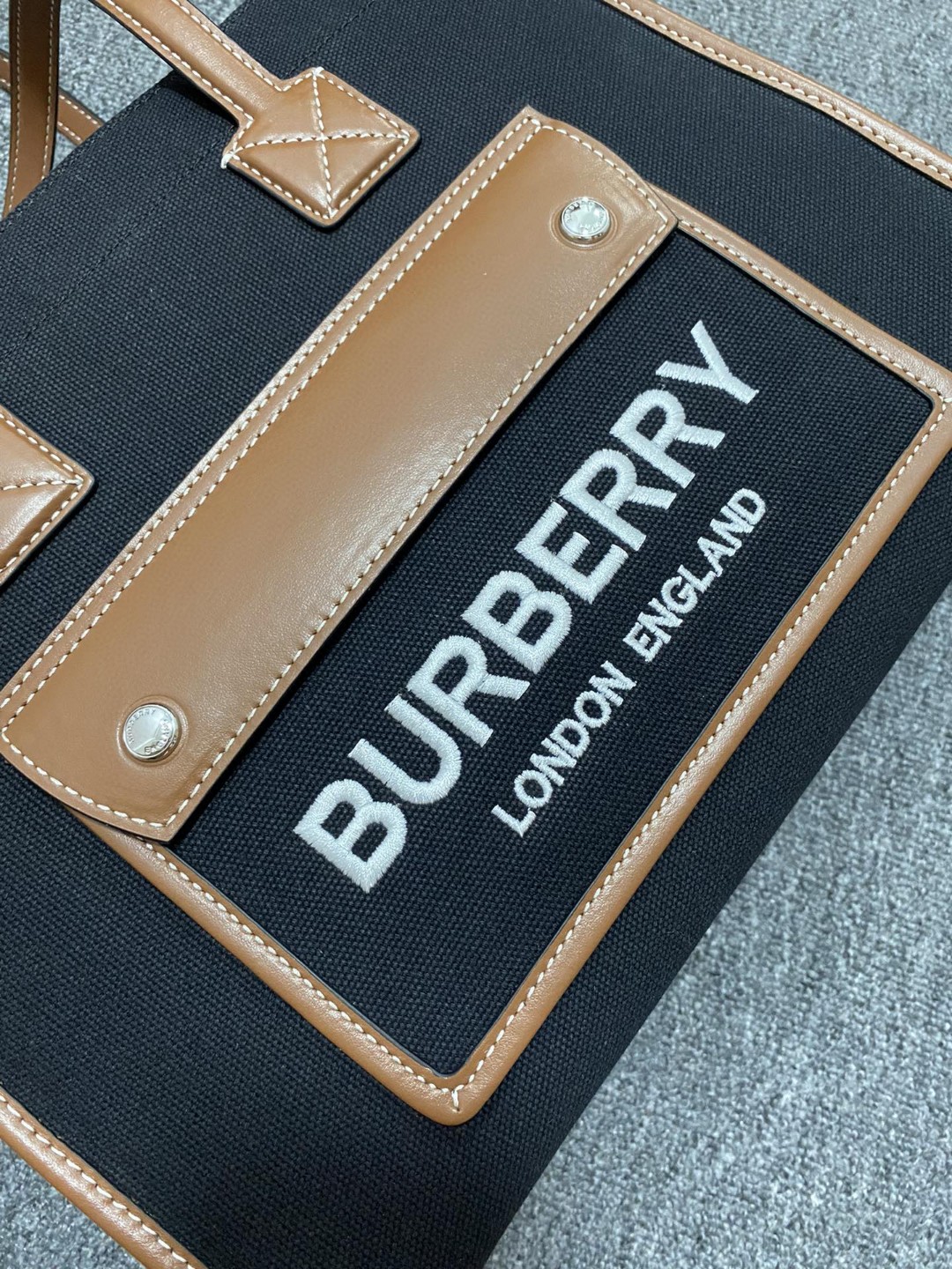バーバリー 高品質 Freya Tote 2WAY ハンドバッグ