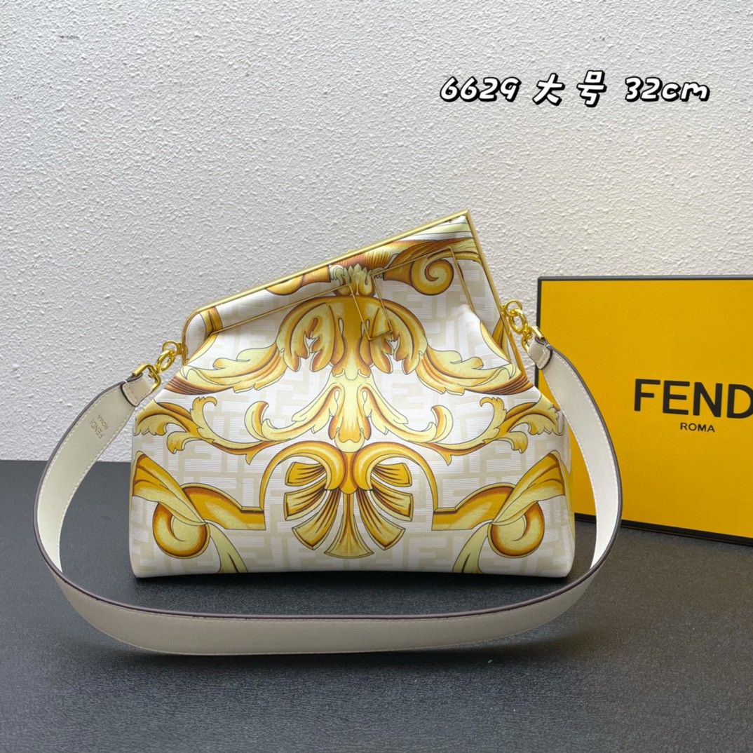 フェンディ×ヴェルサーチ 超美品 32.5cm ショルダーバッグ