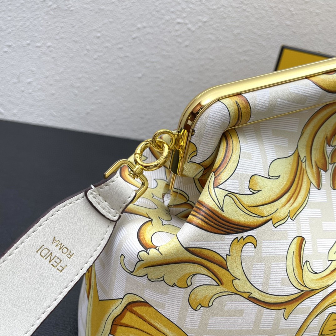 フェンディ×ヴェルサーチ 超美品 32.5cm ショルダーバッグ