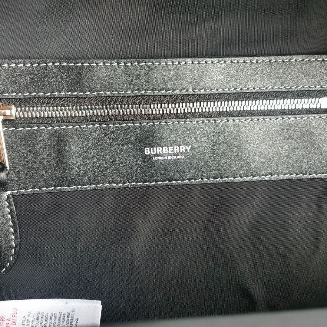 バーバリー 超美品 メンズ 後背包 リュック