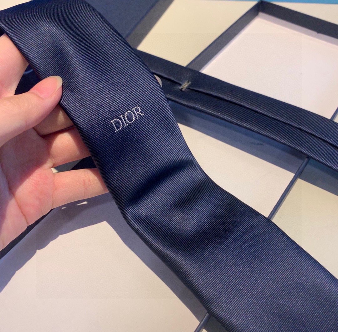 クリスチャンディオール 高品質 シルク Tie ネクタイ【紳士 メンズ】