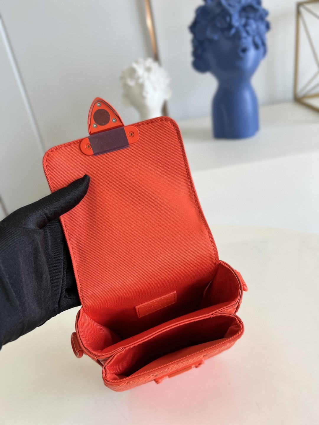 ルイヴィトン完美 S-Lock Vertical Wearable ミニショルダーバッグ 2209