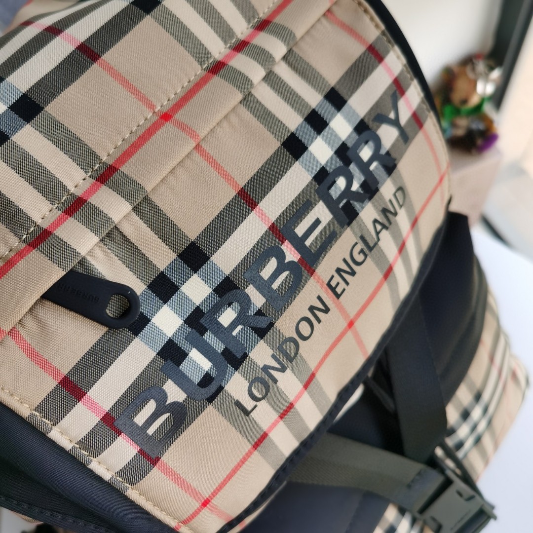 超美品 バーバリー 後背包 リュック 2206