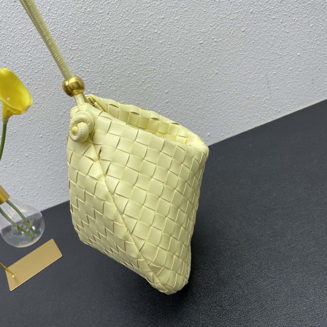 ボッテガヴェネタ 22SSTurn Bag ショルダーバッグ