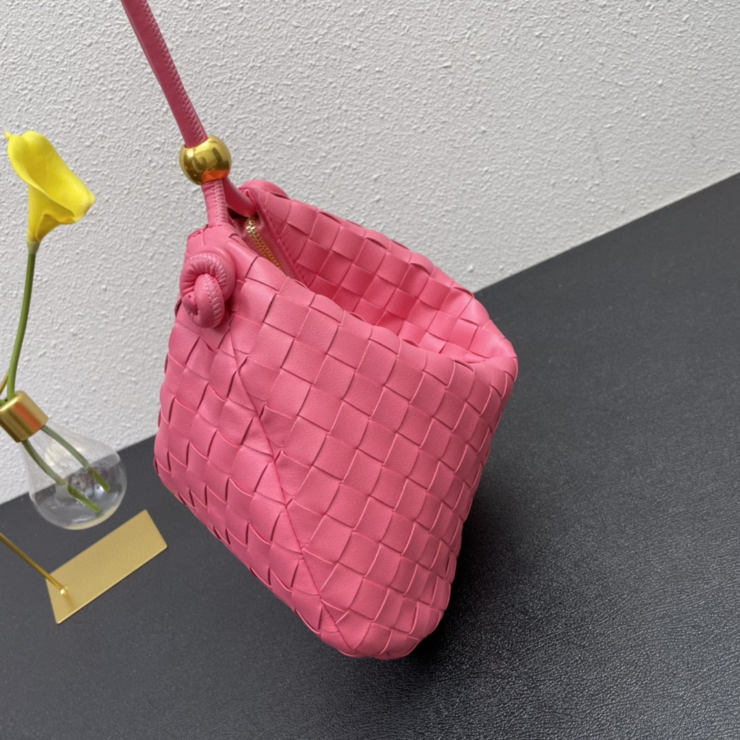 ボッテガヴェネタ 22SSTurn Bag ショルダーバッグ 2207
