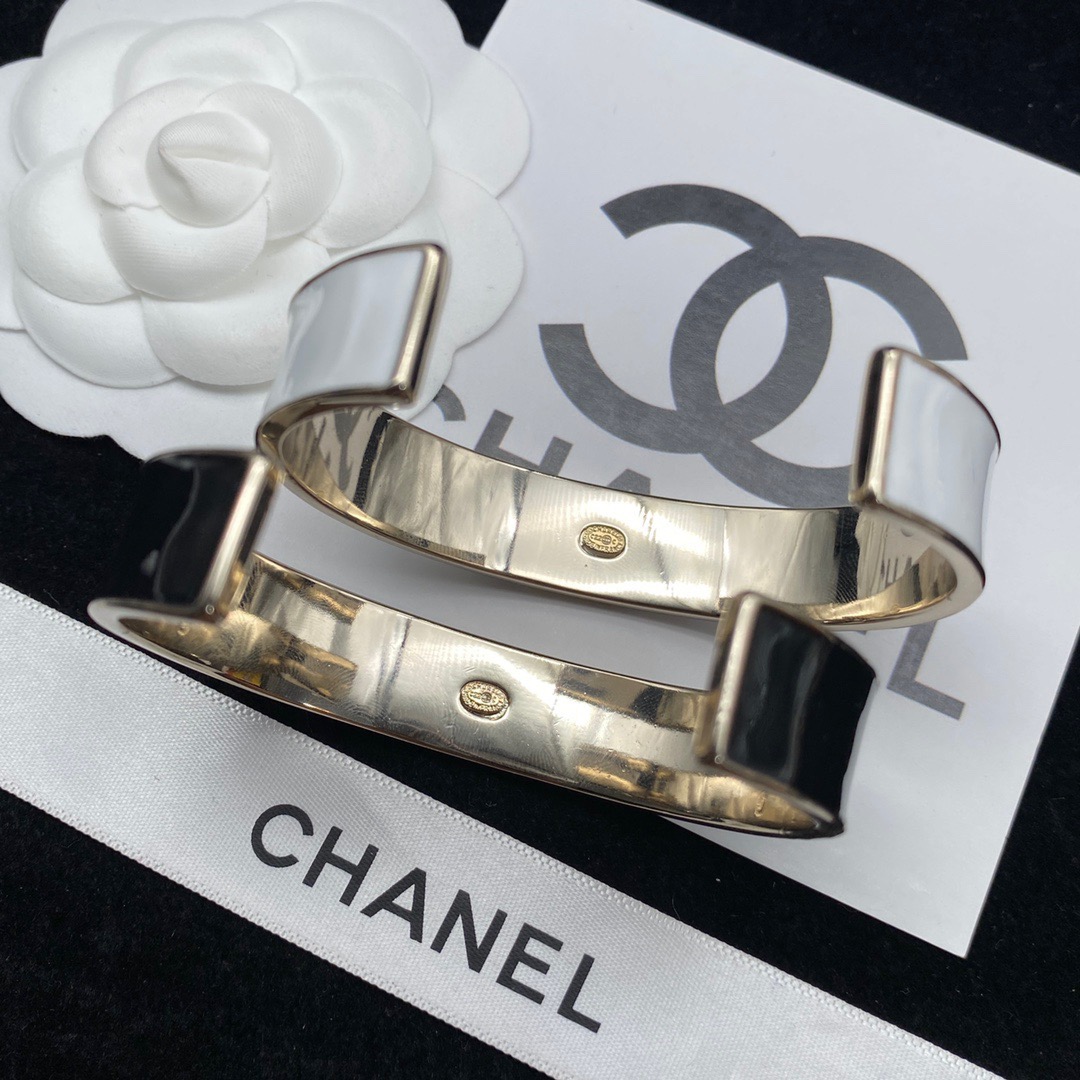 シャネル 人気新品 レスレット カフブレス
