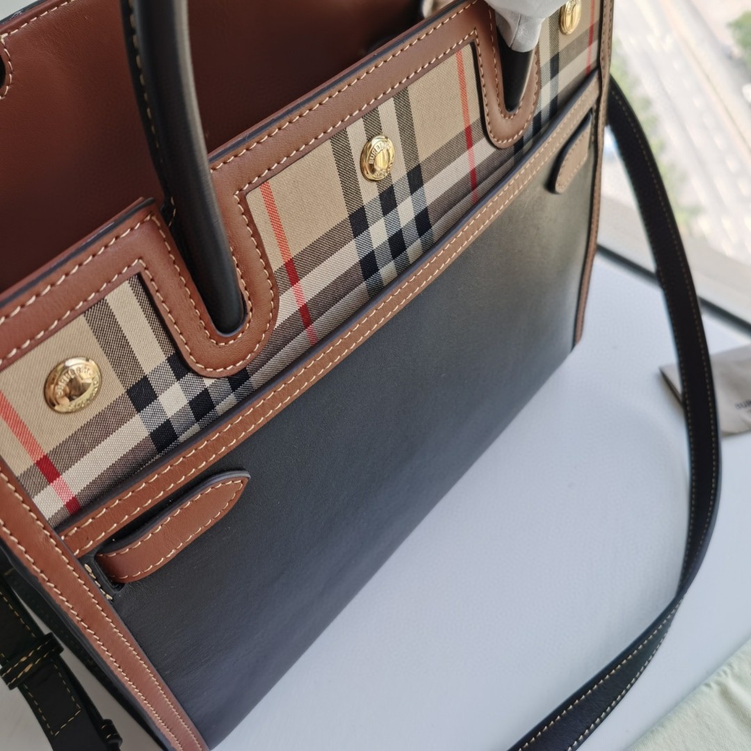 バーバリー 超美品 Title 32cm 2WAY ハンドバッグ