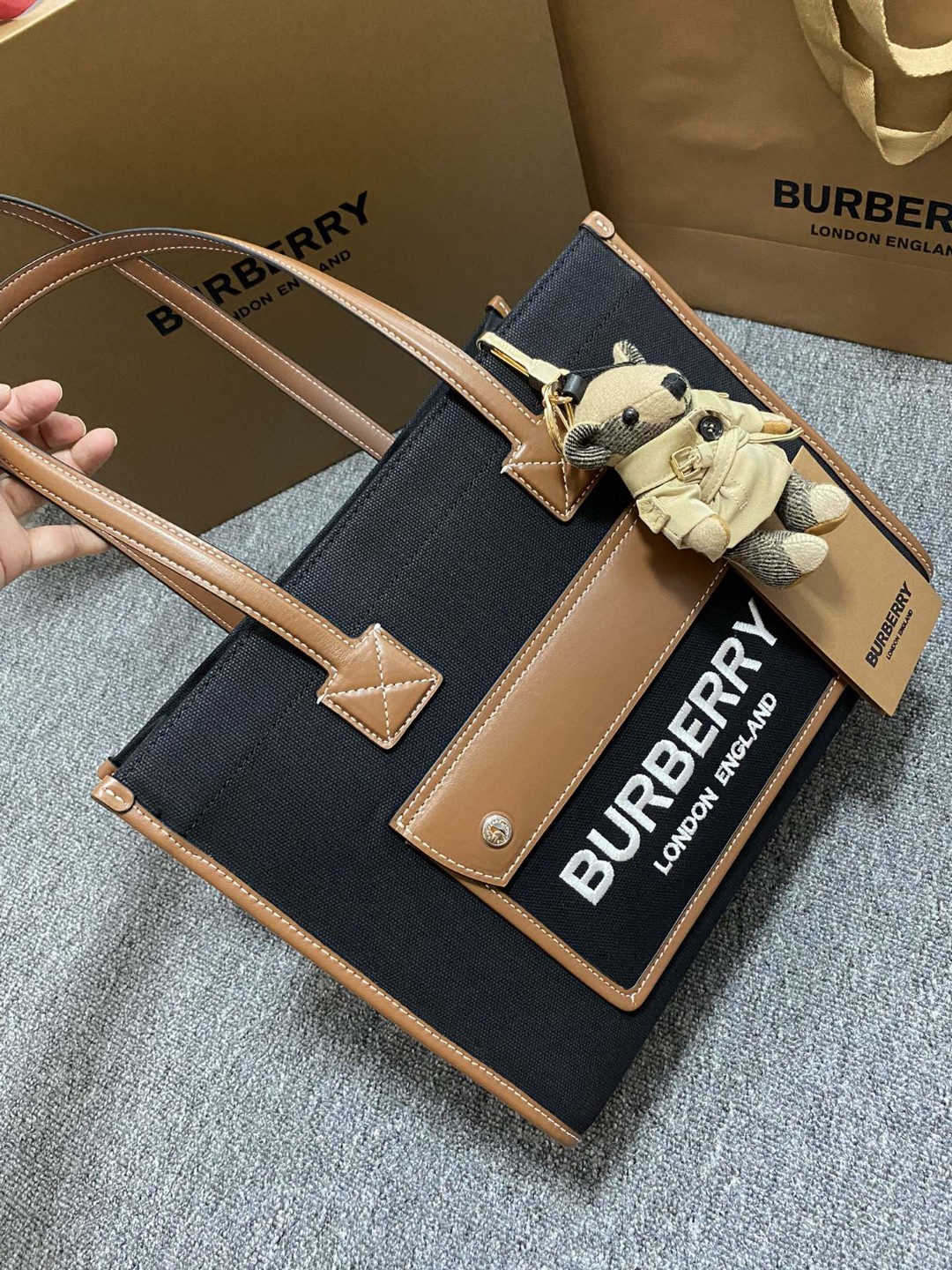 バーバリー 高品質 Freya Tote 2WAY ハンドバッグ