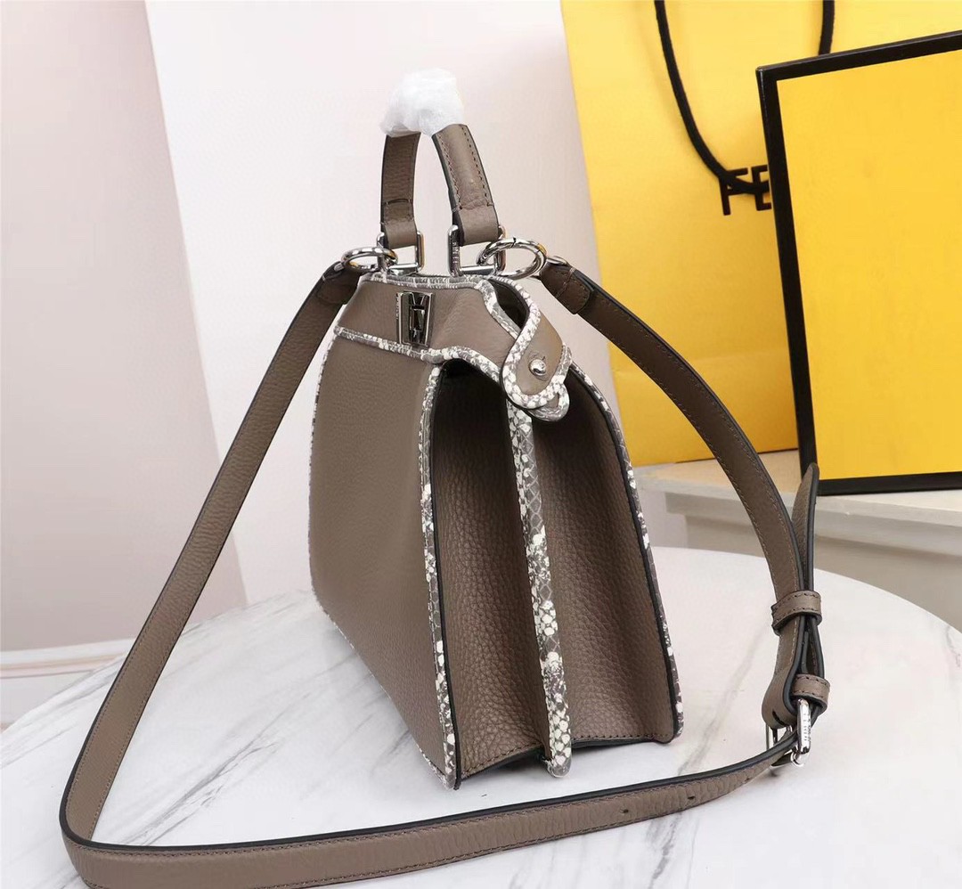 フェンディ 超美品 27 Peekaboo 2WAY ハンドバッグ