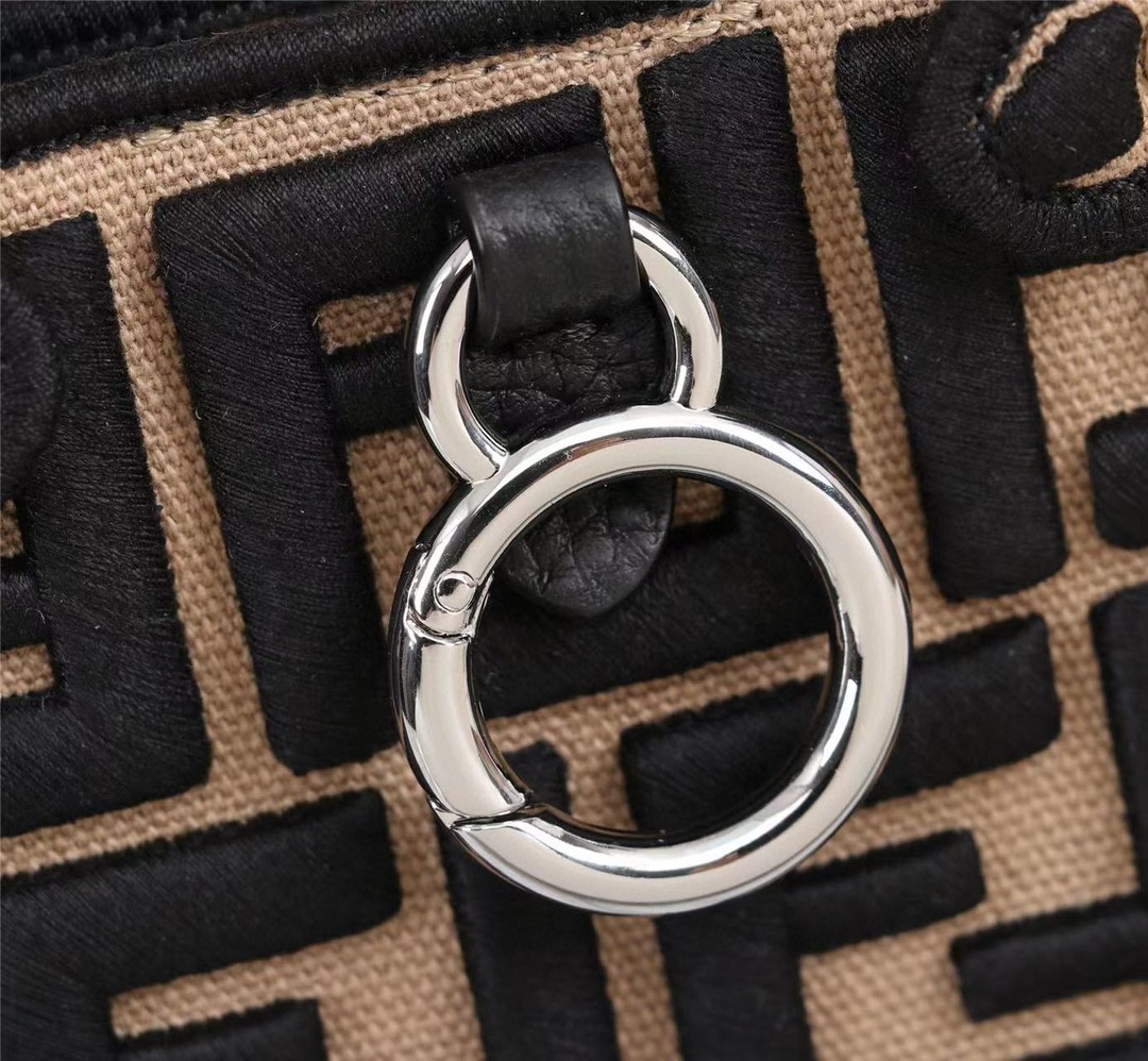 フェンディ 超美品 Peekaboo ミニショルダーバッグ