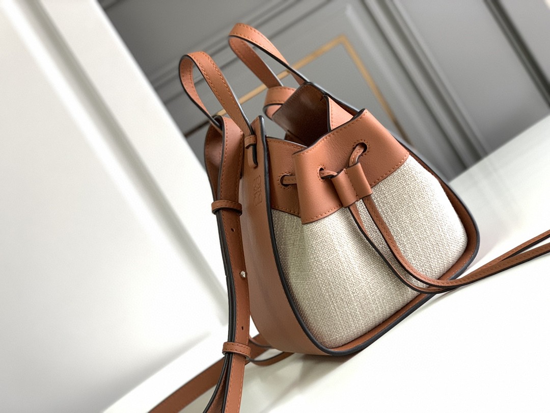 ロエベ 超美品 Mini Hammock Dw Bag ハンドバッグ