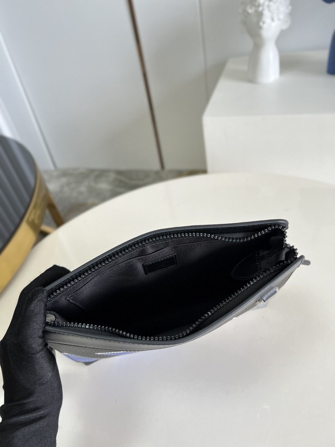 ルイヴィトン Standing Pouch Monogram セカンドバッグ