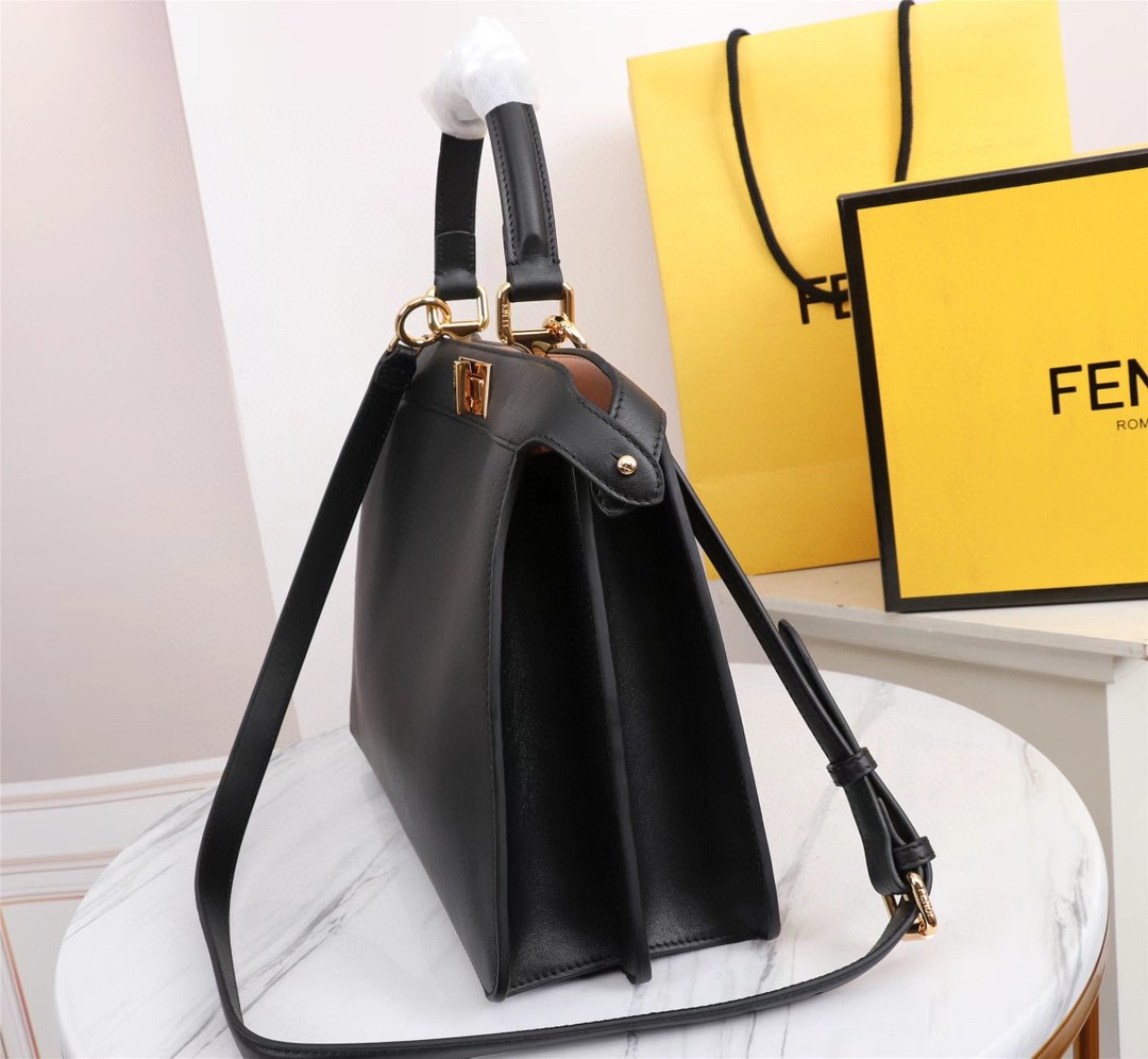 フェンディ 超美品 lconic Peekaboo ISeeU 33.5 ハンドバッグ