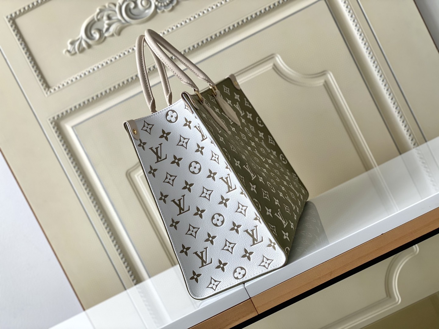ルイヴィトン 高品質 On The Go Monogram Empreinte ハンドバッグ