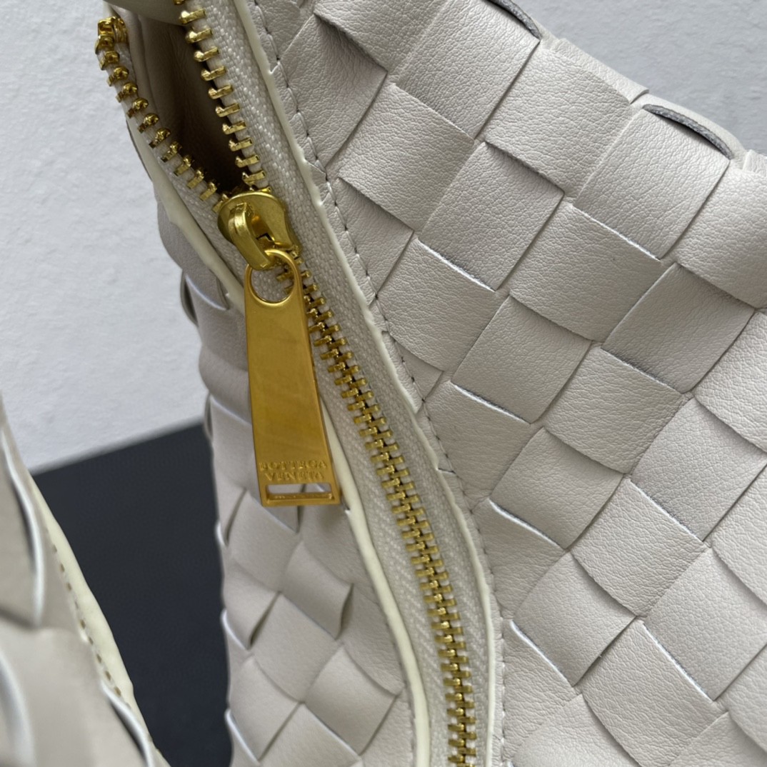ボッテガヴェネタ 22SSTurn Bag ショルダーバッグ 2207