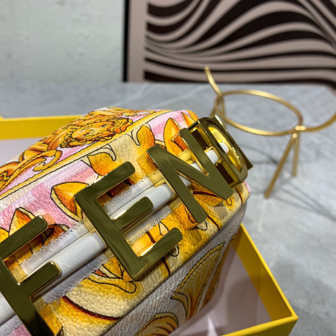 フェンディ×ヴェルサーチ 超美品 ハンドバッグ
