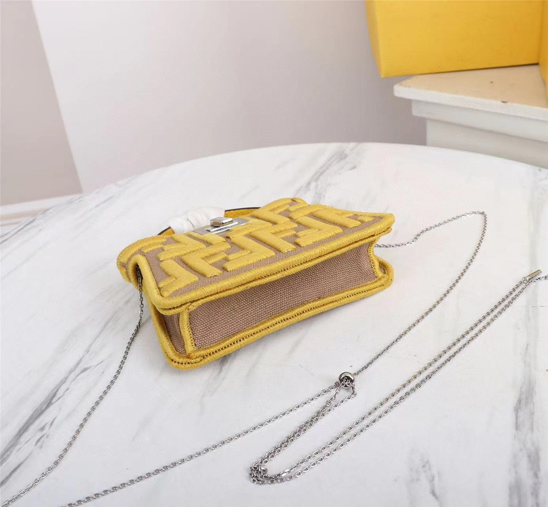フェンディ 超美品 Peekaboo ミニショルダーバッグ
