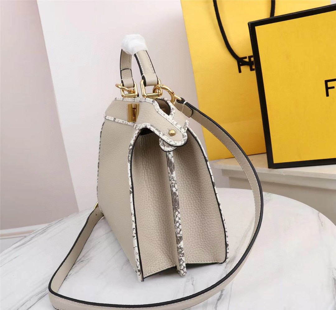 フェンディ 超美品 27 Peekaboo 2WAY ハンドバッグ