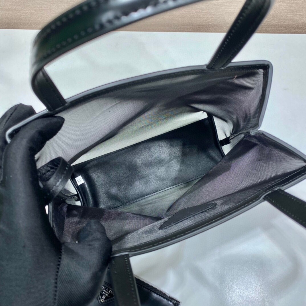 新作通販 プラダ 20 Tote ハンドバッグ