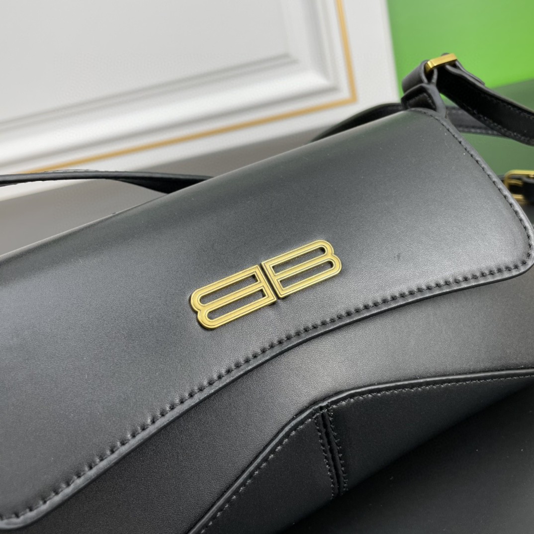 バレンシアガ 2022新品 ショルダーバッグ 2206