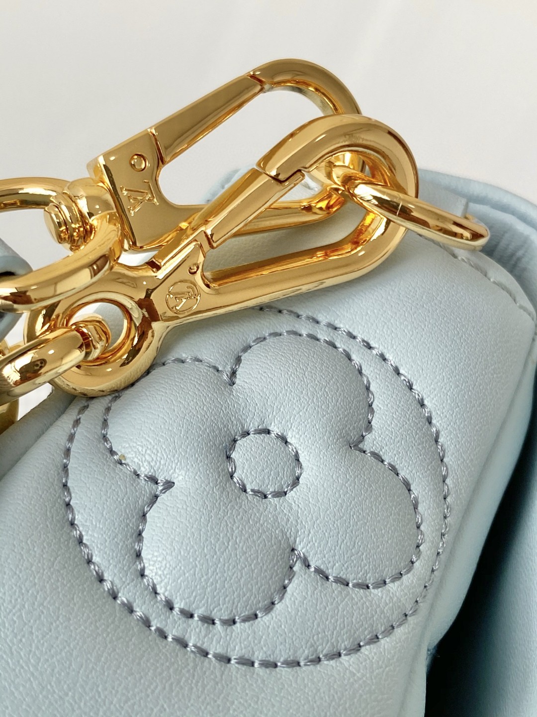 ルイヴィトン 高品質 Wallet on Strap Monogram