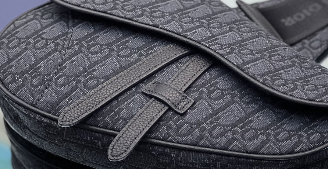 新作通販 クリスチャンディオール saddle ショルダーバッグ 2206