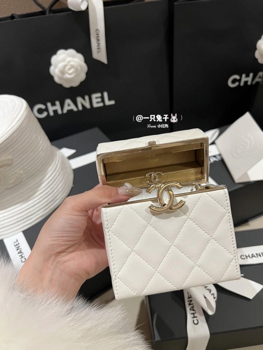 シャネル 超美品 Mini チェーンショルダーバッグ 2206