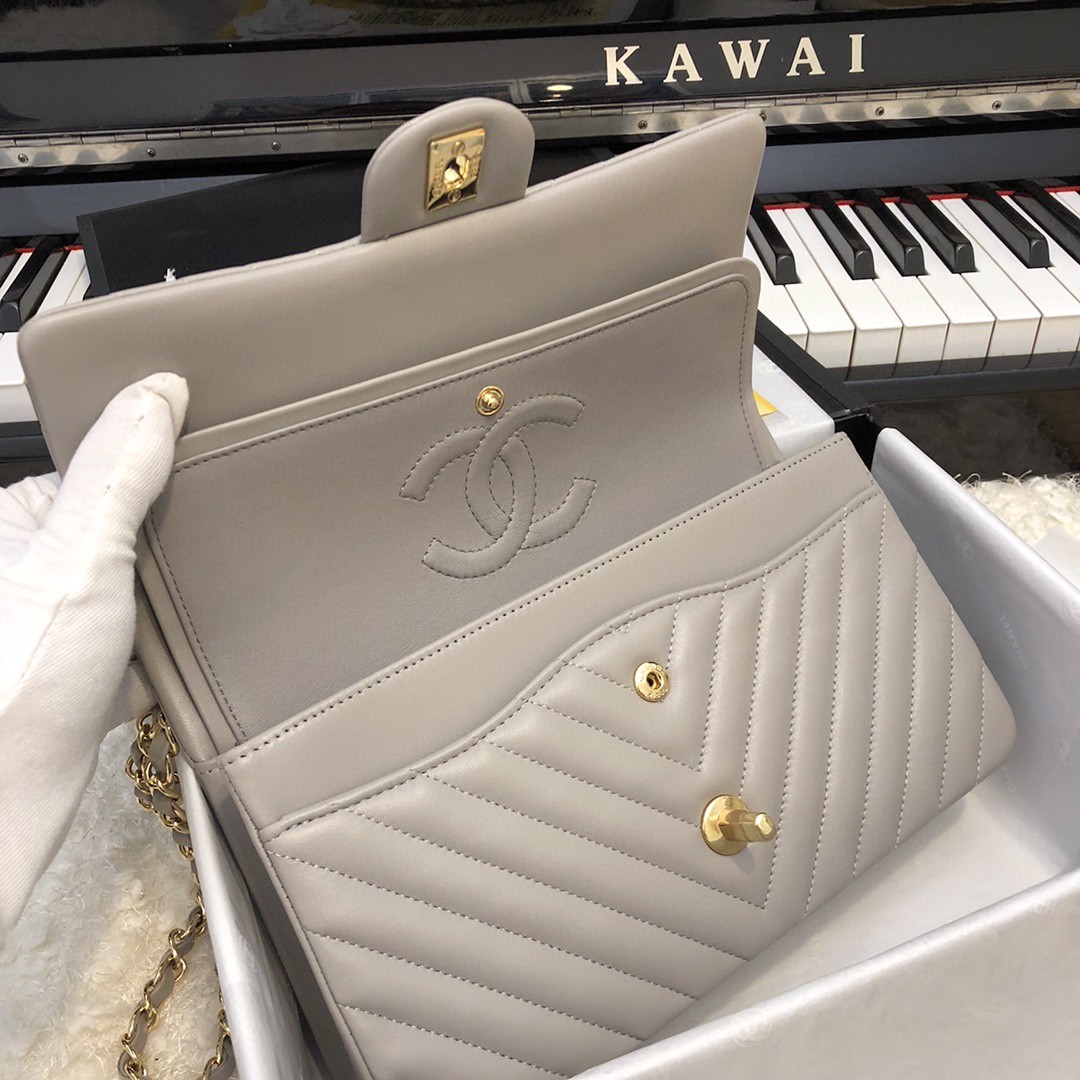 シャネル 超美品 25 チェーンショルダーバッグ 2206