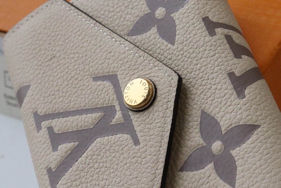 ルイヴィトン 超美品 三つ折り財布