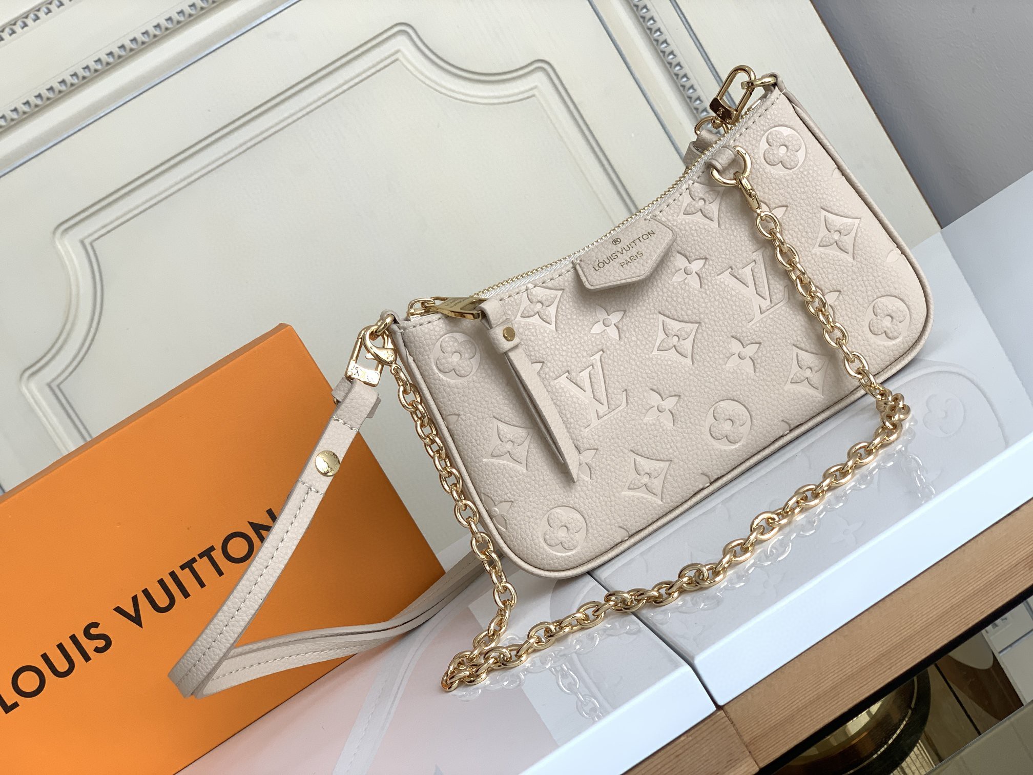 LV ルイヴィトン 超美品 19 ミニショルダーバッグ 2204