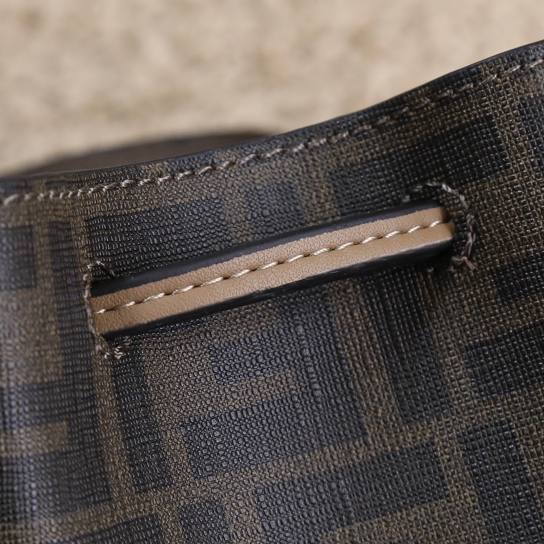FENDI フェンディ 2022新作通販 24 2WAY ハンドバッグ 2204