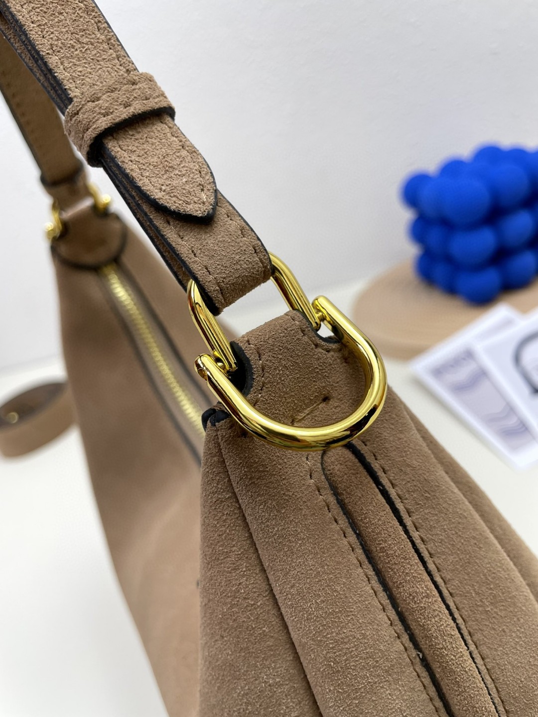 FENDI フェンディ 2022新品 29 ショルダーバッグ 2204