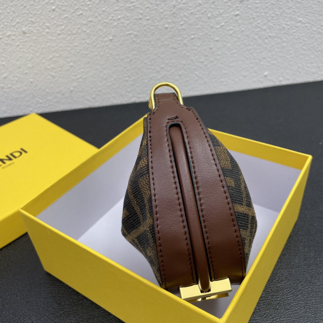 FENDI フェンディ 2022新品 16.5 ミニショルダーバッグ