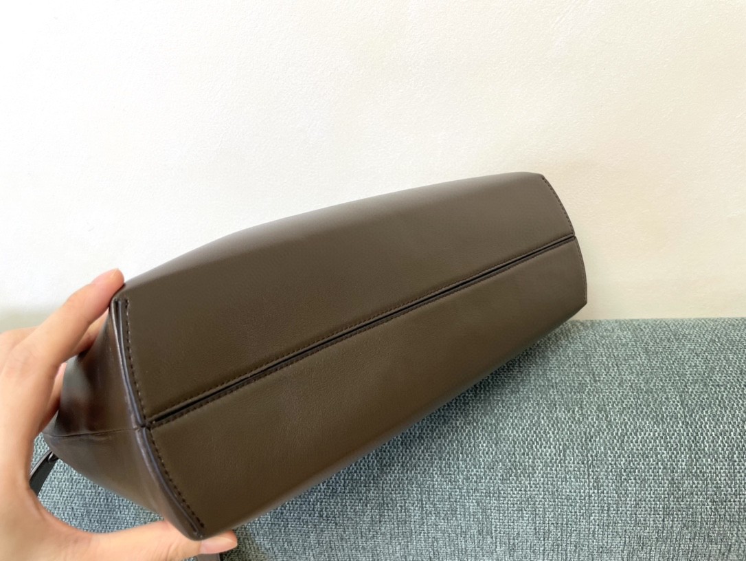 フェンディ 高品質 大サイズ ショルダーバッグ 2206