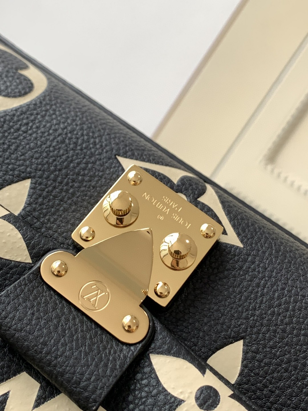 ルイヴィトン 超美品 ショルダーバッグ 鞄 2205
