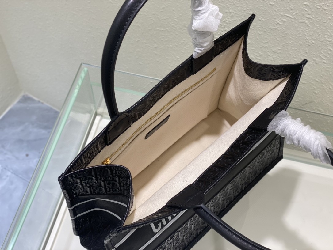 クリスチャンディオール 完美品質 36 Book Tote ハンドバッグ