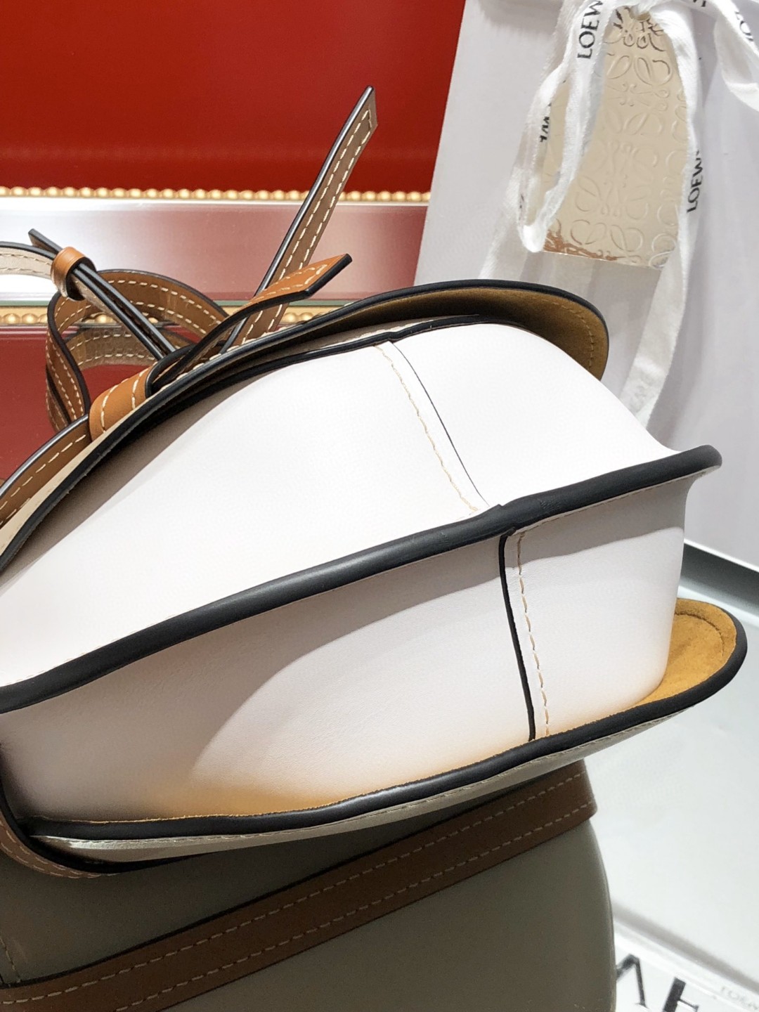 ロエベ 超美品 20 ショルダーバッグ 2205