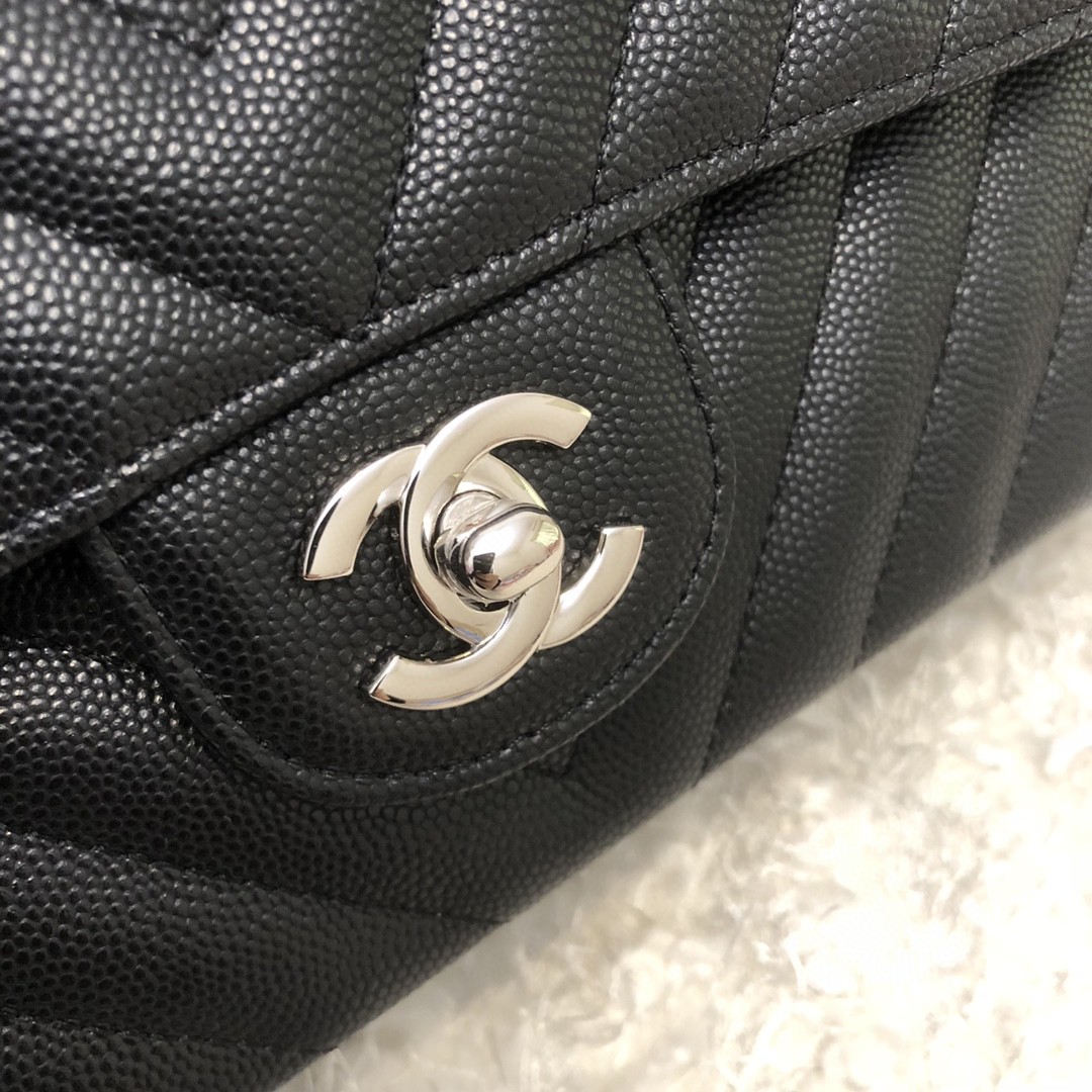シャネル 超美品 25 チェーンショルダーバッグ 2206