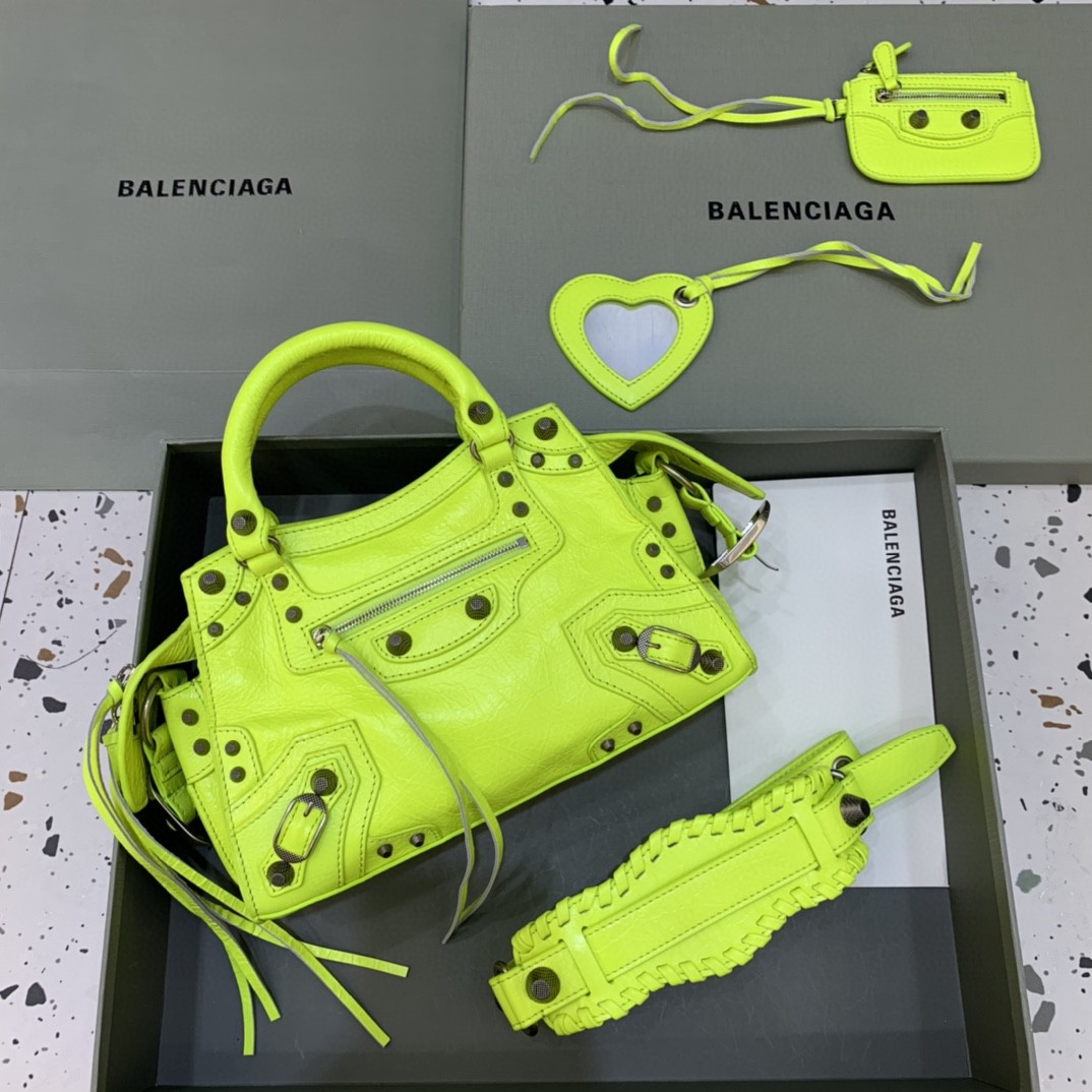 バレンシアガ 2022新品 Neo cagole ハンドバッグ 2206