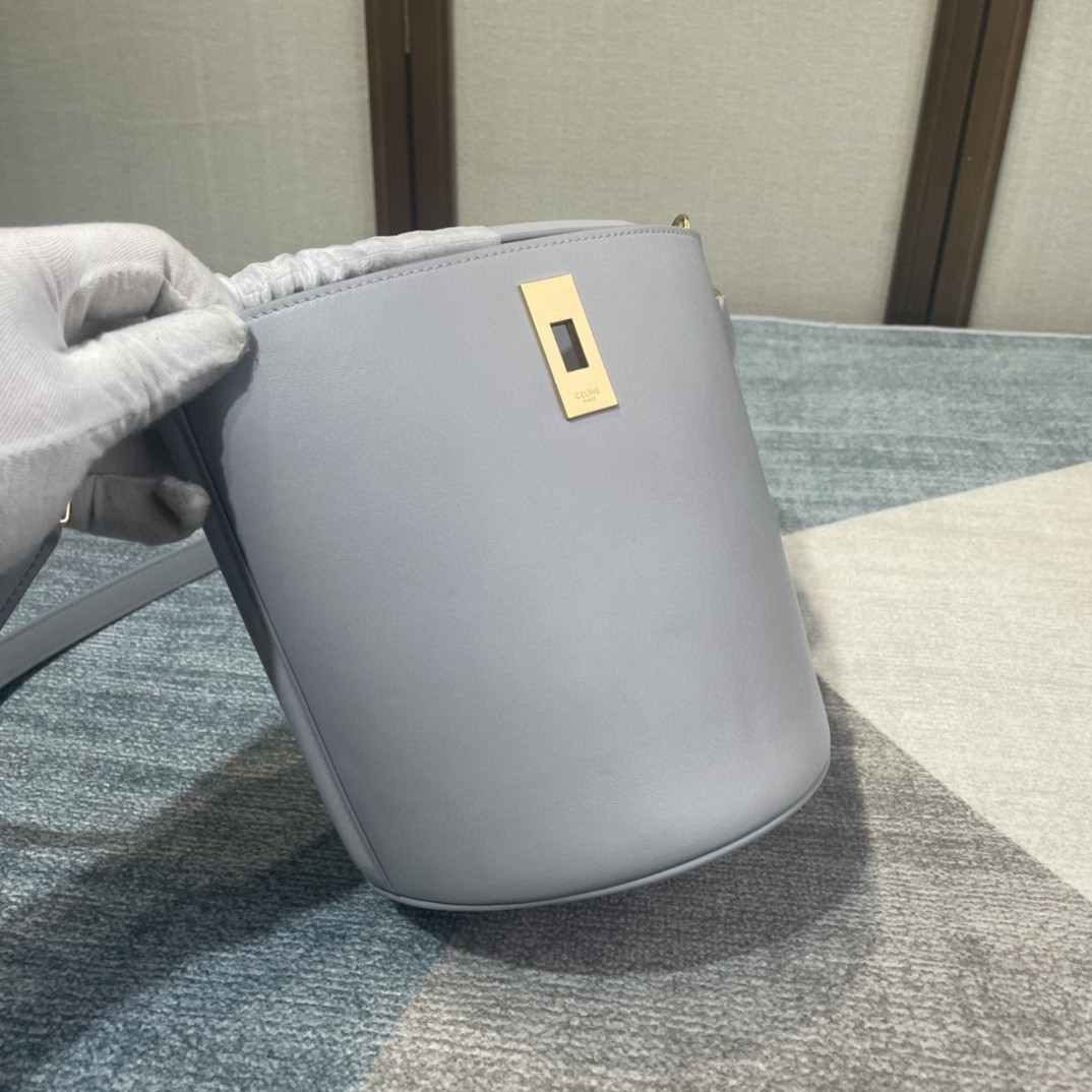 セリーヌ CELINE 超美品 ミニショルダーバッグ 2203C
