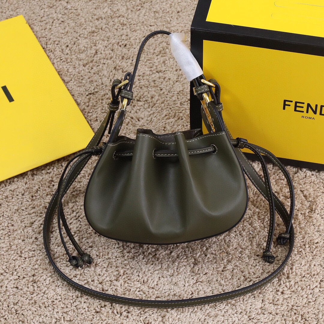 FENDI フェンディ 2022新作通販 24 2WAY ハンドバッグ 2204