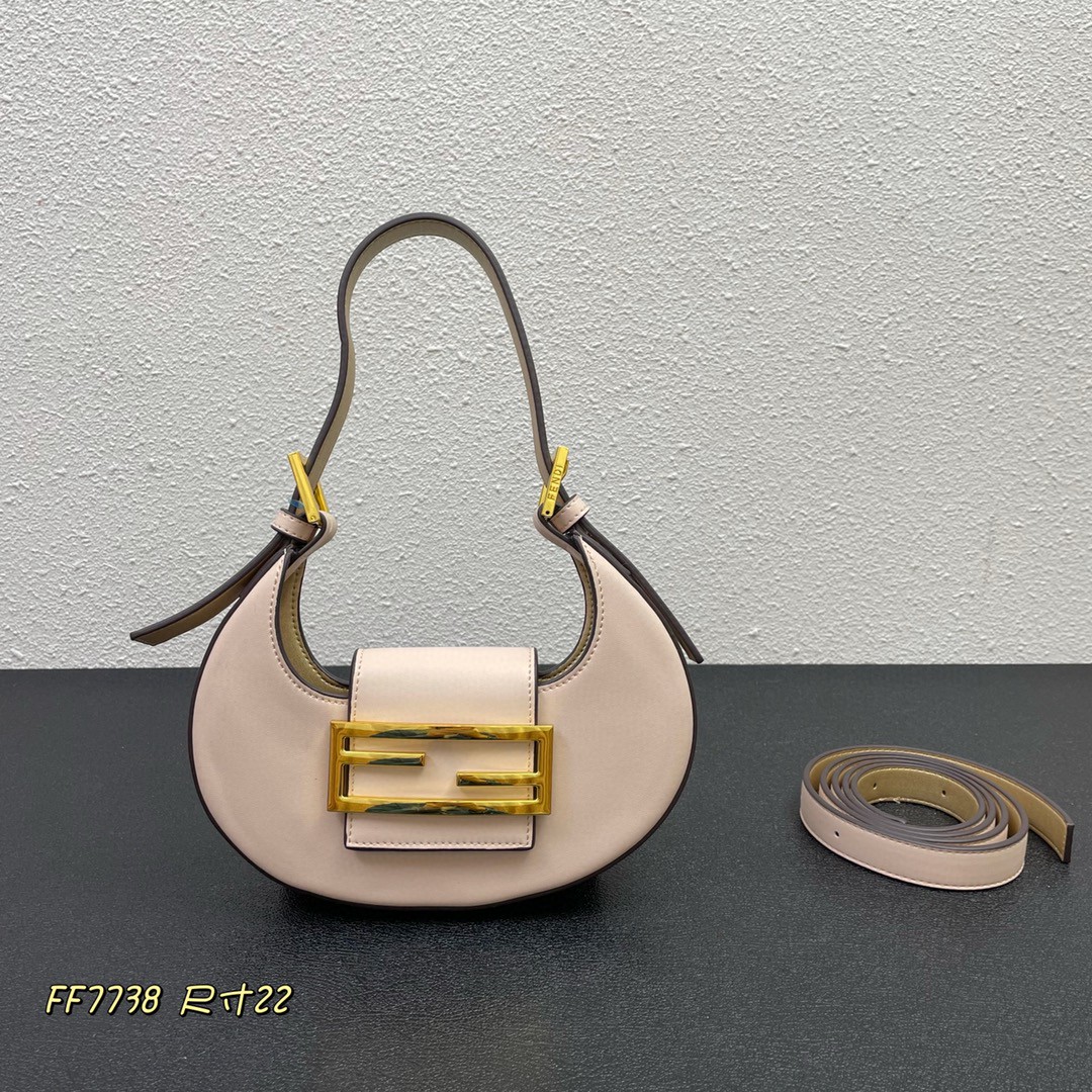 FENDI フェンディ 2022新品 22 ショルダーバッグ 2204
