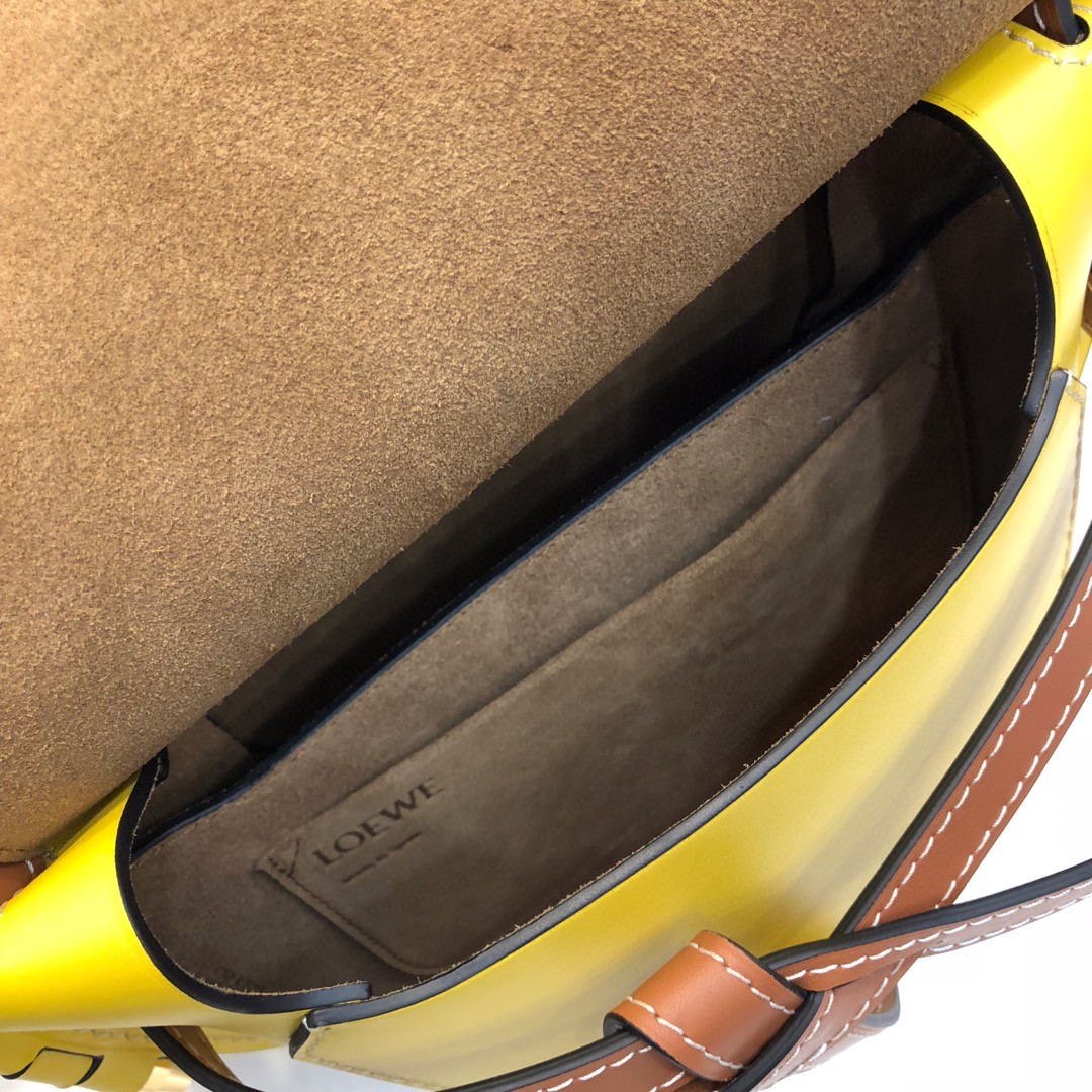 LOEWE ロエベ 超美品 20 ショルダーバッグ 2203