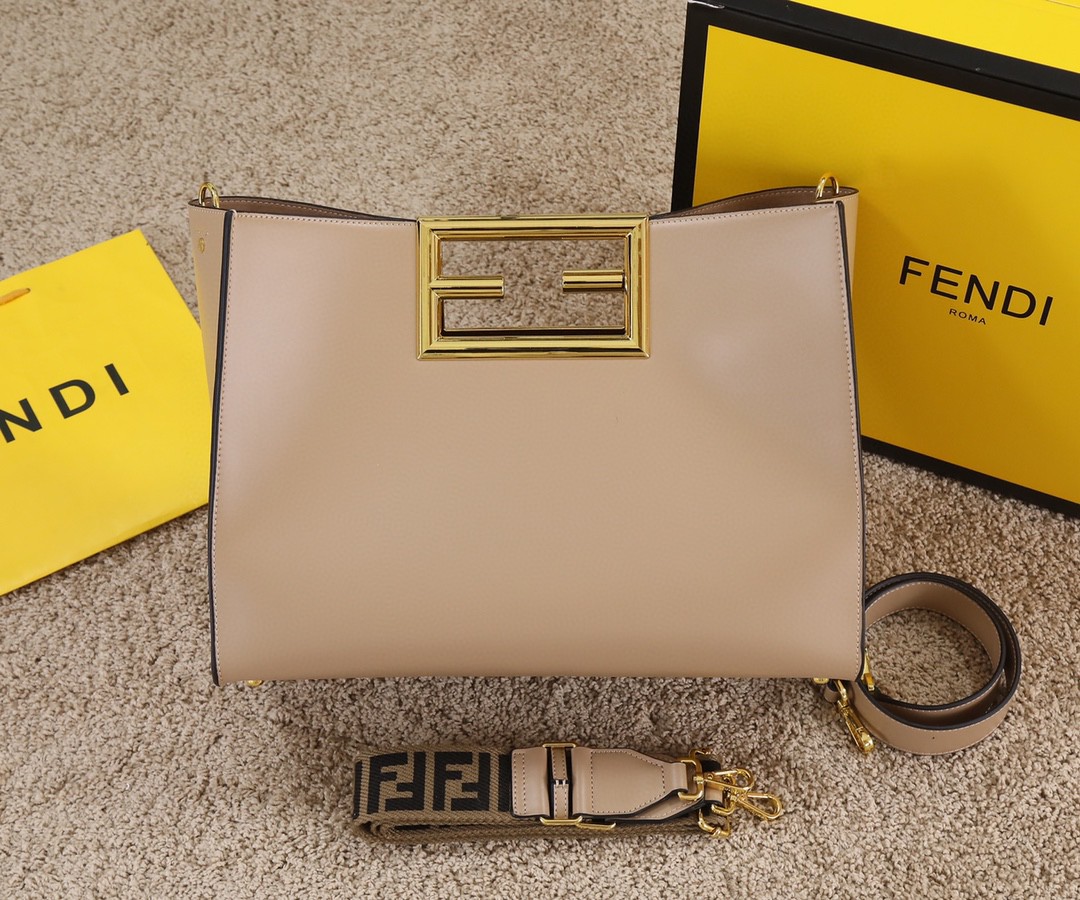 FENDI フェンディ 2022新作通販 40 2WAY ハンドバッグ 2204