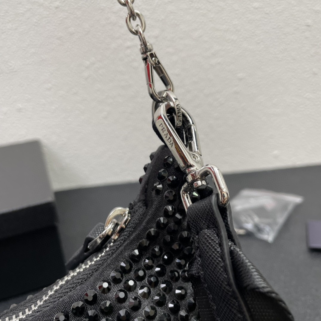 新作通販 PRADA プラダ 22 ショルダーバッグ 2203