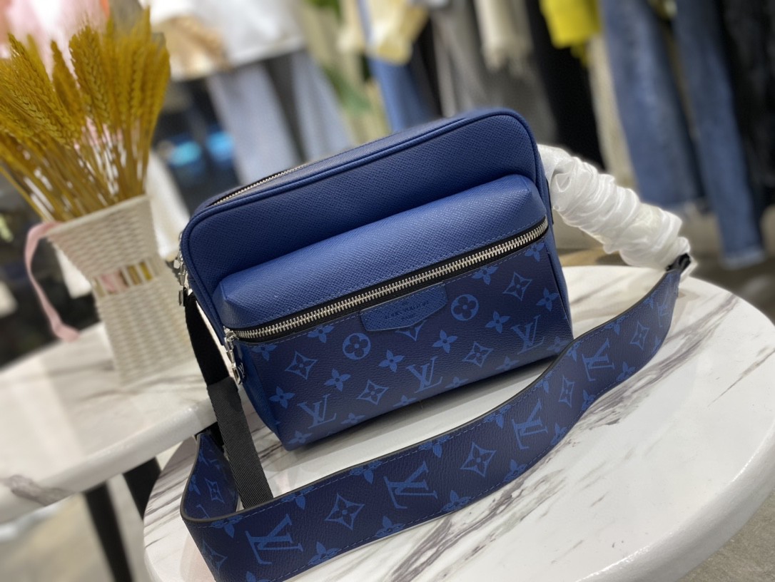 LOUIS VUITTON ルイヴィトン 新品 メッセンジャーバッグ