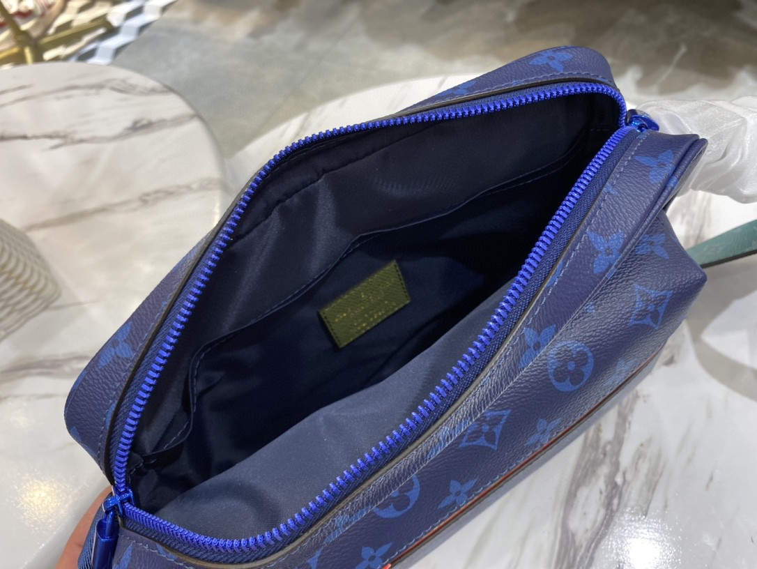LOUIS VUITTON ルイヴィトン 新品 25 メッセンジャーバッグ 2203